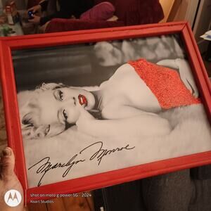 Marilyn Monroe Red lipstick Glitter Art  Wall Decor